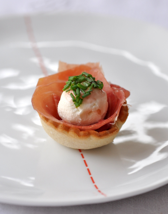 Min tartelettes chevre figue jambon fume