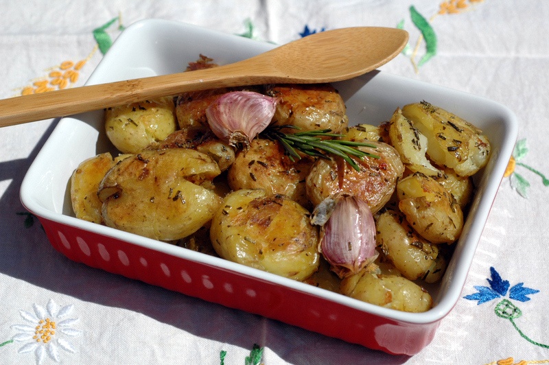 Pommes de terre tapées ail romarin